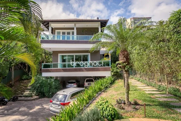 Casa de alto padrão na Praia Mole