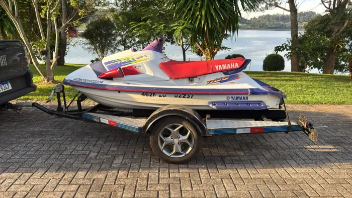 Jet ski Yamaha Wave Raider 1100