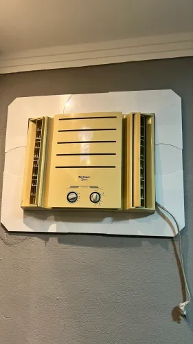Ar-condicionado de janela - Springer Midea 7.500 BTUs