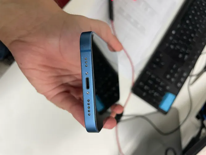 iPhone 13 - 128GB