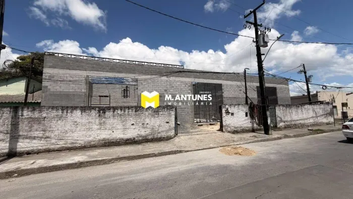 Alugue Galpão Novo no Ibura, com 250m². Acesso paviametado