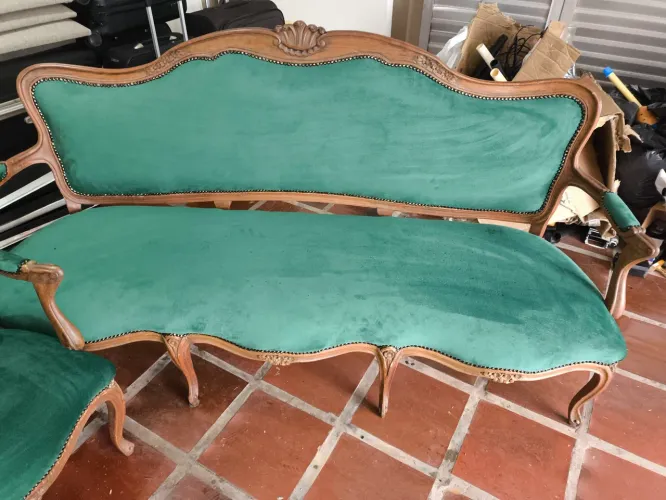 2 Poltronas e 1 Sofá antigos totalmente reformandos e renovados