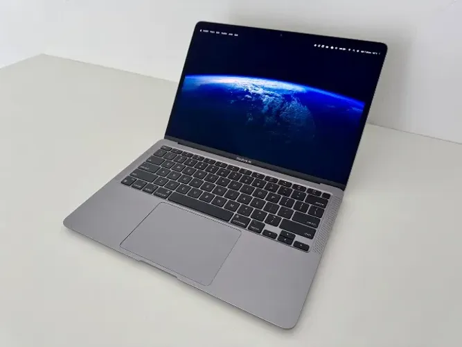 MacBook Air M1 8GB + 256GB SSD
