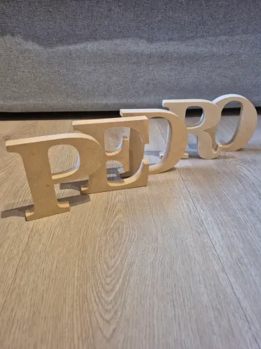 Letras em MDF nome Pedro 12 cm