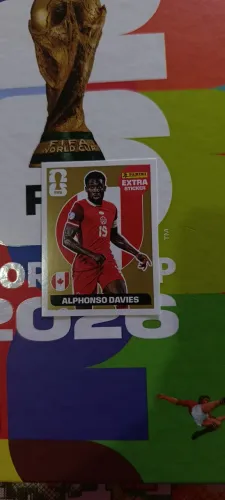 Figurinha Extra Legend OURO Alphonso Davies - Copa 2026 (Perfeito Estado)