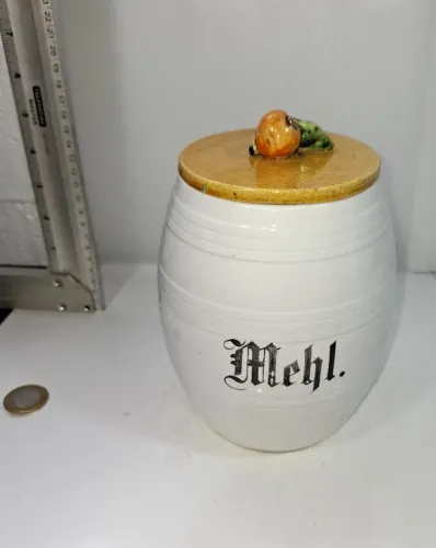 Pote de porcelana antigo para armazenamento de farinha, com tampa.