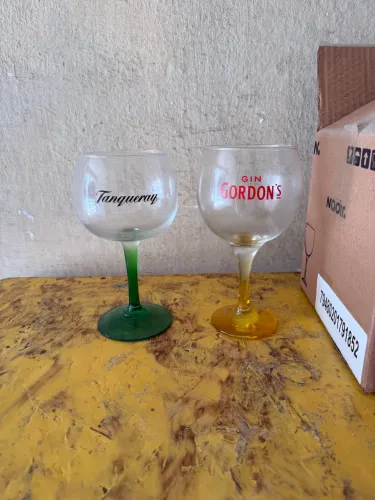 Taça tanqueray ou gordons 