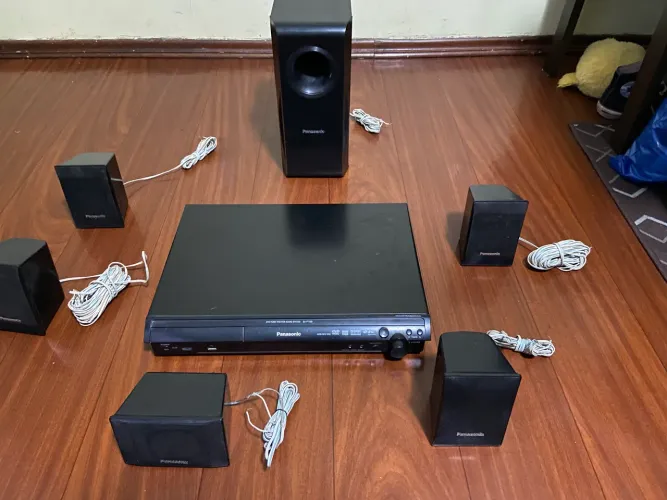 HOME THEATER / DVD PANASONIC 5.1 ?  