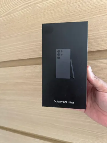 Samsung Galaxy S14 ultra 256gb, lacrado, nota fiscal e garantia de 1 ano