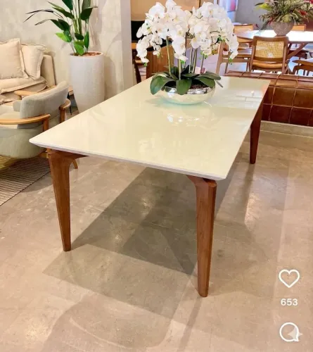 Mesa Jantar 4 pés em madeira maciça para 6 lugares