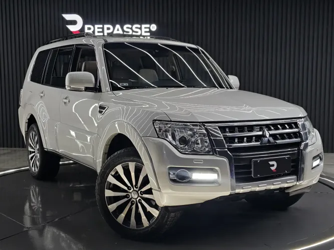 Mitsubishi Pajero HPE Full 3.2 4X4 T.i.dies. 5P AUT 2019