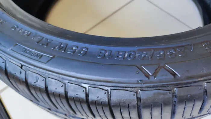 PNEU Duraturn 235/40R18 95W XL Mozzo Sport