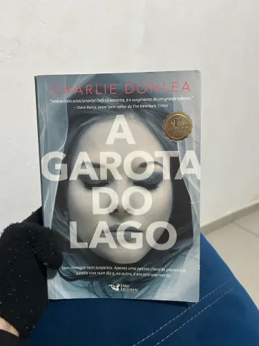 Livro A GAROTA DO LAGO - Charlie Donlea