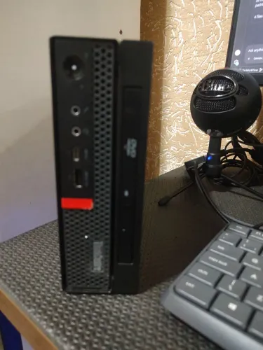 Mini CPU Lenovo i3 8100 com 8 gigas