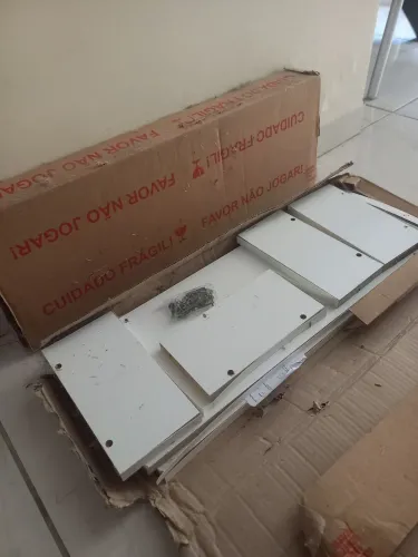 Pratileiras Brancas  (por favor ler a descrição)