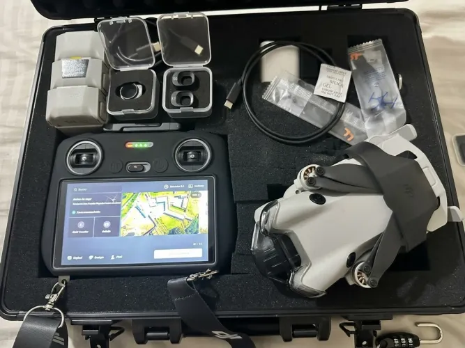 Drone profissional DJI Mini 4 PRO c tela COMPLETO 3 bat