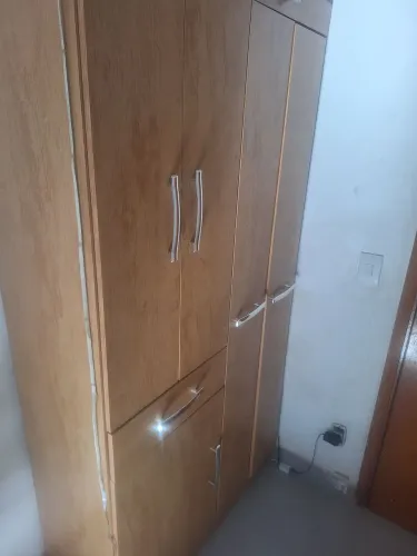 Vende-se Guarda roupa