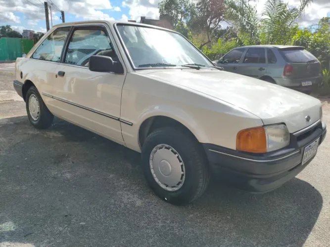 Ford Escort GL 1.6i / 1.6 (álcool) 1989