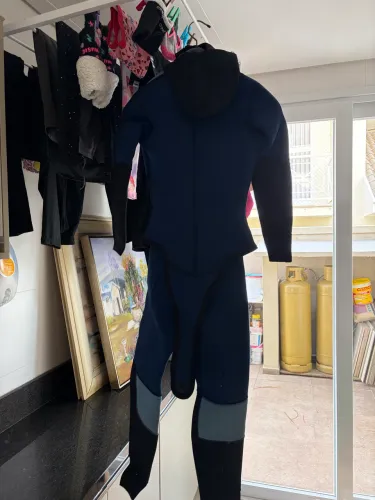 Roupa de mergulho semi seca tamanho M
