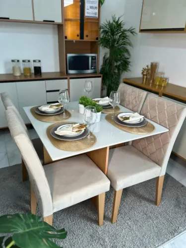 Conjunto Sala de Jantar com 4 cadeiras com Vidro 90x90