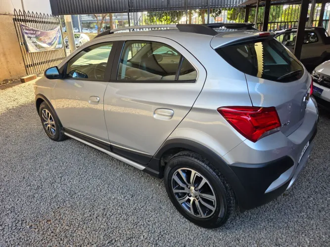 Chevrolet Onix ACTIV 1.4 8V FLEX AUT. 4P 2018