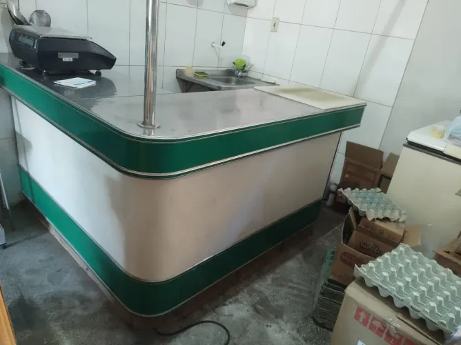 Balcão de carne e defumados
