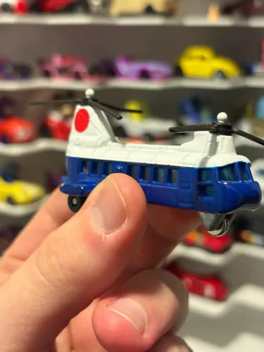 helicóptero Tomica