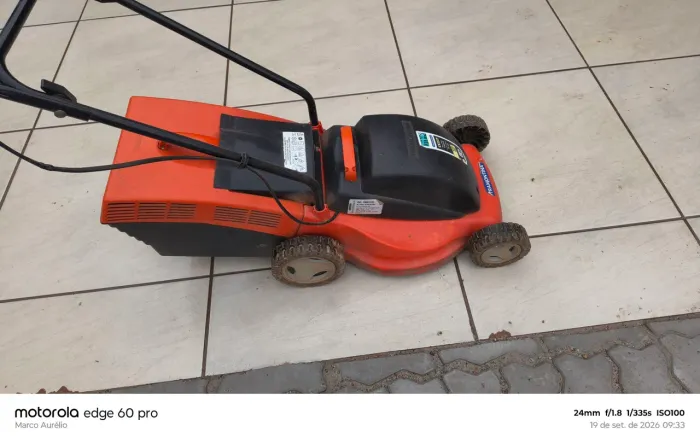 Máquina de cortar grama Tramontina