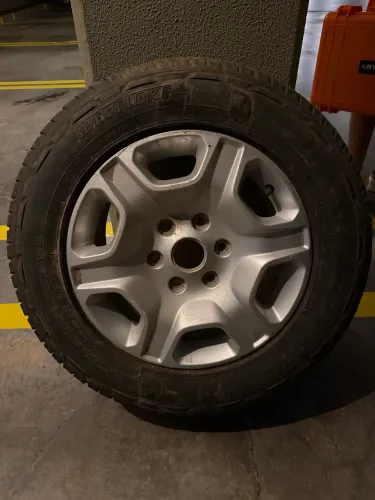 01 (uma) Roda Ranger aro 17 com pneu 245/65R17