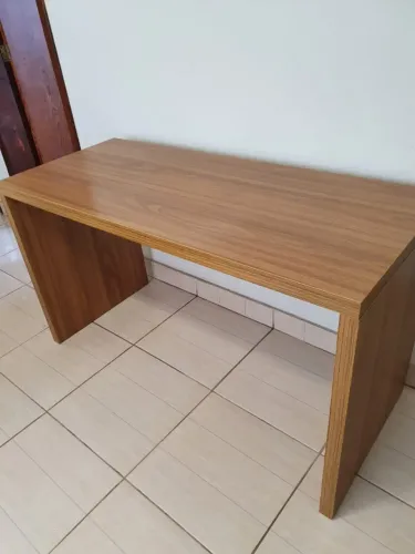 Mesa Escritório Bancada Louro Freijó - 1,36m