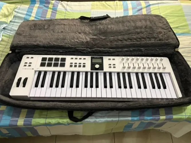 Teclado Controlador Arturia KeyLab Essential MK3 49 + Interface + Pedal + Bag
