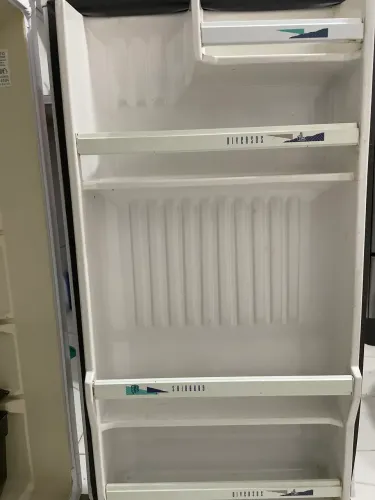 Frigobar, marca cônsul 110 // só está faltando o gás, mais toda boa em perfeito estado