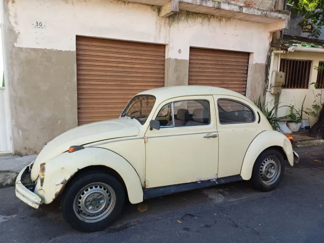 Fusca 1500 motor novo 4 pneus novos precisando de algum reparo