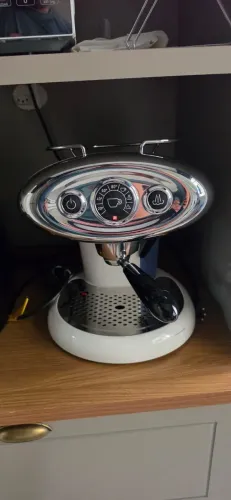 Máquina De Café Em Cápsula Illy X7.1 - Branca - Style by Luca Trazzi