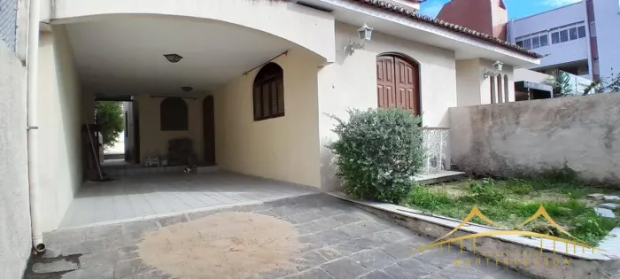 Casa Comercial Duplex em Lagoa Nova com 4/4, 250m², 2 Vagas de Garagem