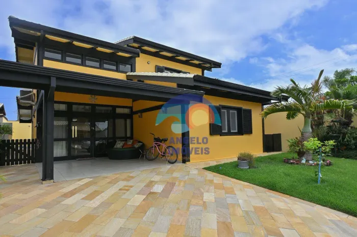 Casa com 4 dormitórios à venda, 209 m² por R$ 1.350.000,00 - Balneario Samburá - Peruíbe/S