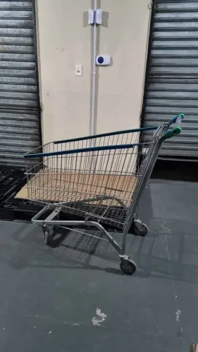 Carrinho de compras supermercado usado