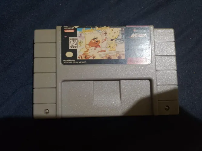 Vendo o jogo do super Nintendo speedy Gonzale los gatos bandidos !!!!!