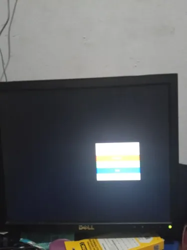 Monitor Dell usado com pequena avaria