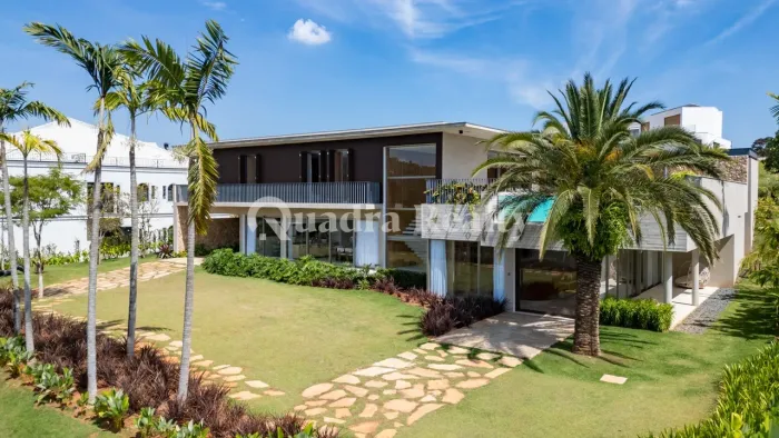 Casa no Terras de São José II com vista livre para a mata