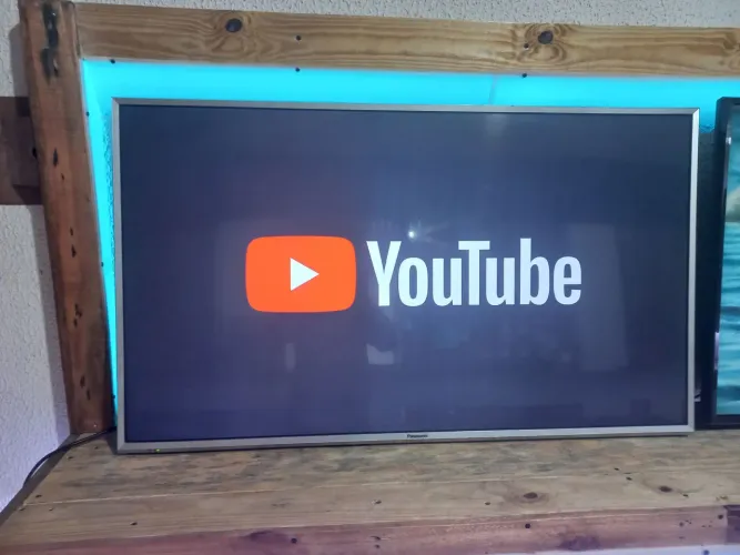 TV 50 polegadas smart com cabo com controle remoto com todos apss YouTube e Netflix e dm