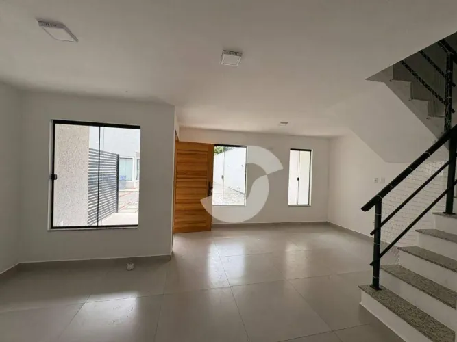 Casa com 3 dormitórios à venda, 110 m² por R$ 890.000,00 - Itaipu - Niterói/RJ