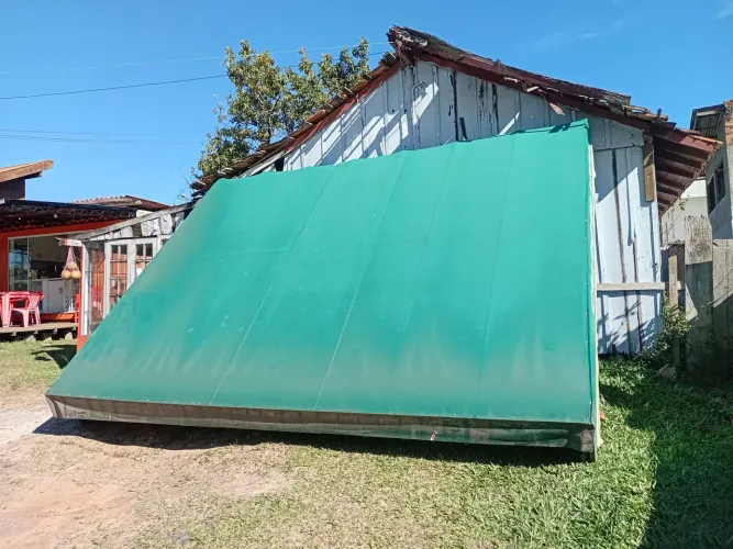 Toldo usado em ótimas condições 