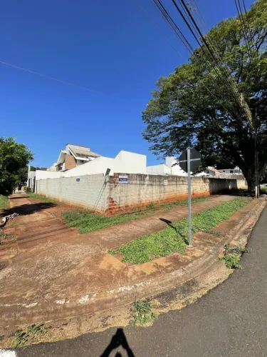 Terreno de esquina 781 m² para locação - Zona 05