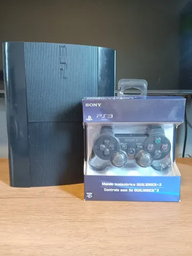 Playstation 3 Super Slim - PS3 - DESBLOQUEADO - HD de 250Gb e um controle novo