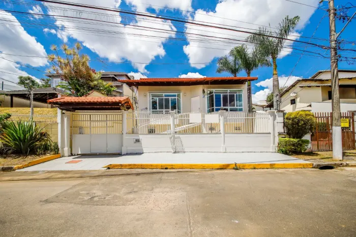 Uma casa versátil, ampla e com espaço para a família para venda