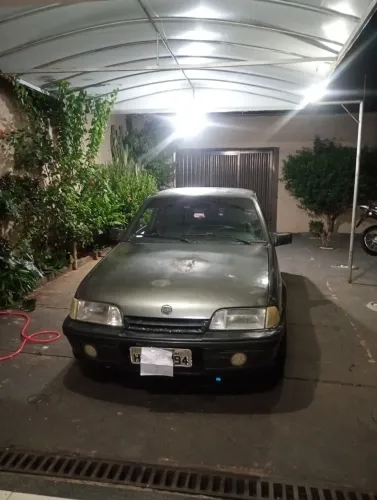 Chevrolet Monza GL 1.8 Efi/ SL/ L/ 650/barc. 2e4p (álcool) 1992