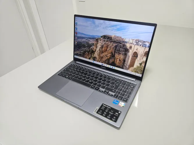 Notebook Samsung Galaxy Book4 Core i5/ 8GB de RAM/ 512GB de SSD