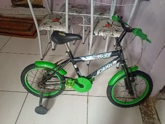 Bicicleta aro 16 semi nova