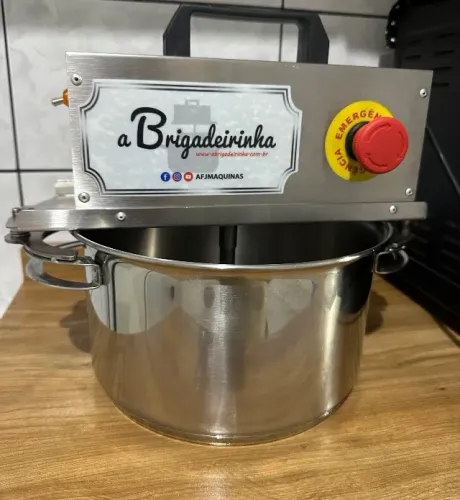 Panela Mexedora de Doces A Brigadeirinha